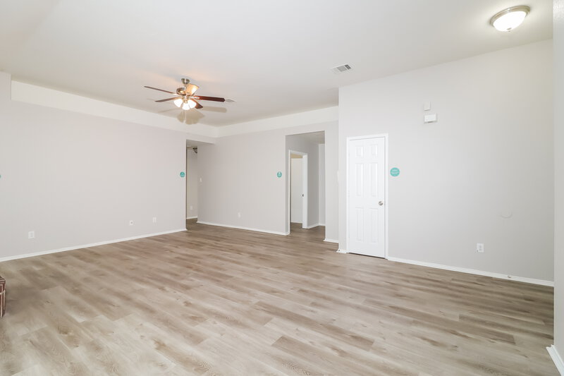2,175/Mo, 1224 Sierra Blanca Dr Burleson, TX 76028 Living Room View 2