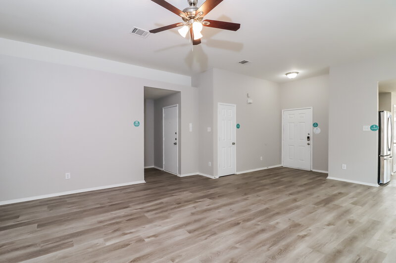 2,175/Mo, 1224 Sierra Blanca Dr Burleson, TX 76028 Living Room View 3