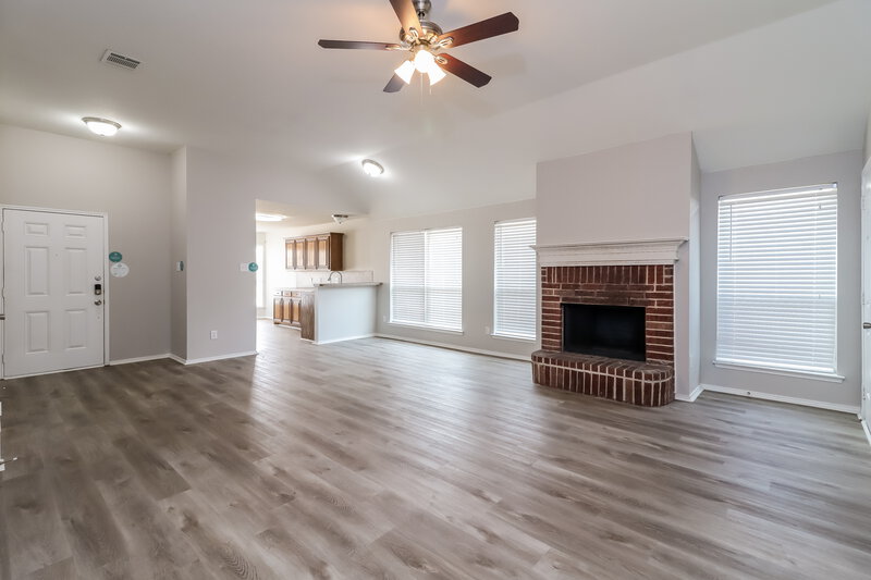 2,175/Mo, 1224 Sierra Blanca Dr Burleson, TX 76028 Living Room View 4