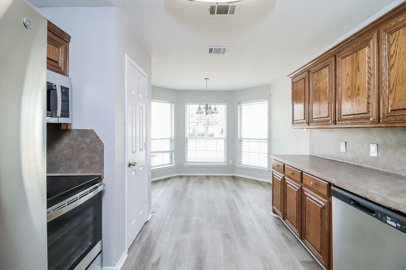 2,175/Mo, 1224 Sierra Blanca Dr Burleson, TX 76028 Kitchen View