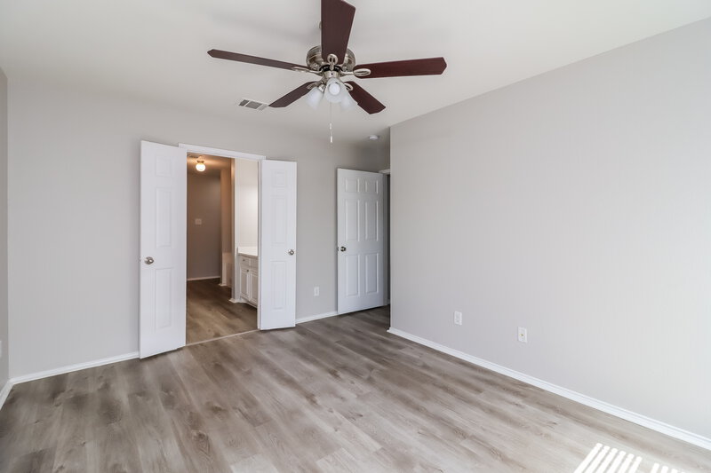 2,175/Mo, 1224 Sierra Blanca Dr Burleson, TX 76028 Main Bedroom View 2