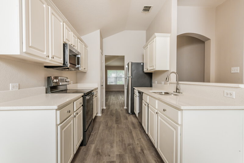 2,335/Mo, 5412 Beaver Ridge Dr Watauga, TX 76137 Kitchen View
