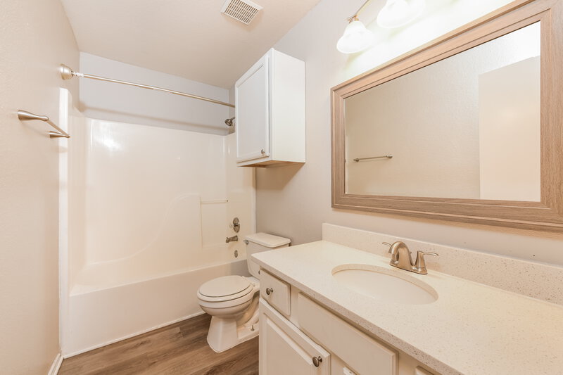 2,335/Mo, 5412 Beaver Ridge Dr Watauga, TX 76137 Bathroom View