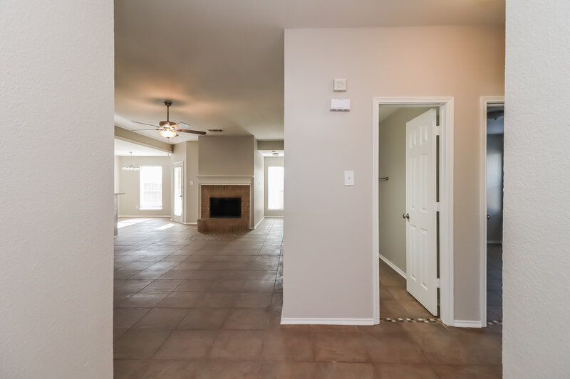 2,180/Mo, 12233 Silver Mist Trl Burleson, TX 76028 Foyer View