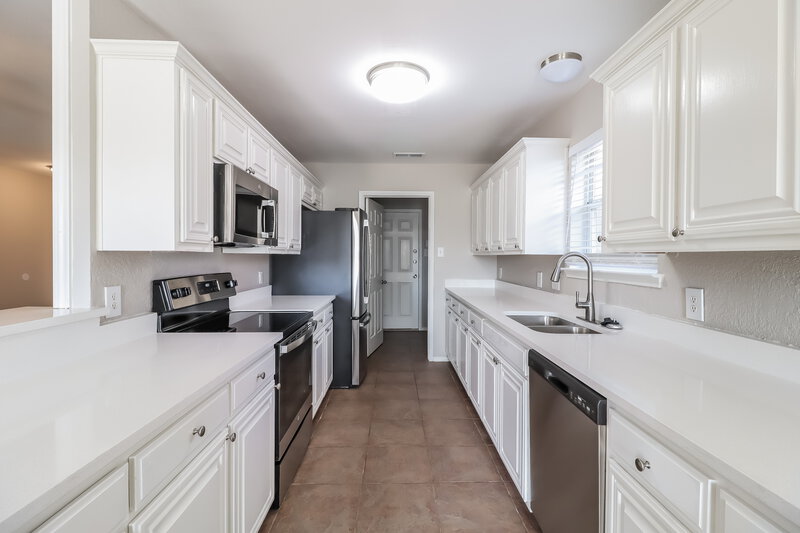 2,180/Mo, 12233 Silver Mist Trl Burleson, TX 76028 Kitchen View