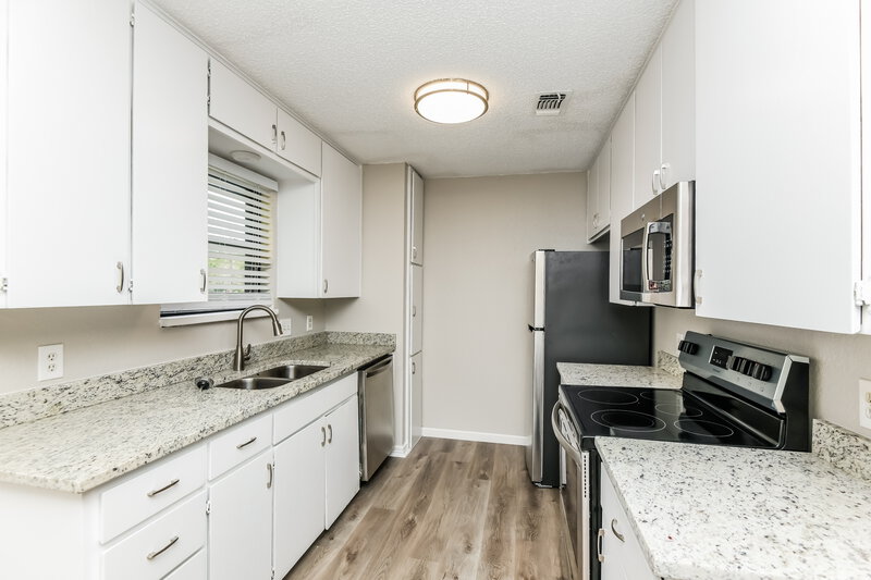 2,285/Mo, 402 Sunnyview Ct Mansfield, TX 76063 Kitchen View