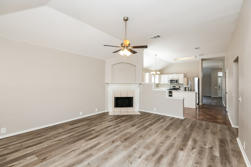 2,335/Mo, 8515 Auburn Dr Fort Worth, TX 76123 Living Room View 2
