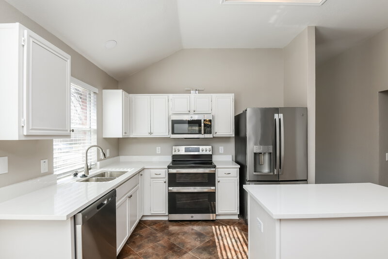 2,335/Mo, 8515 Auburn Dr Fort Worth, TX 76123 Kitchen View 2