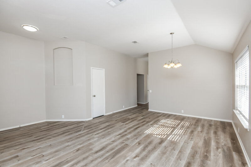 2,335/Mo, 8515 Auburn Dr Fort Worth, TX 76123 Family Room View 2