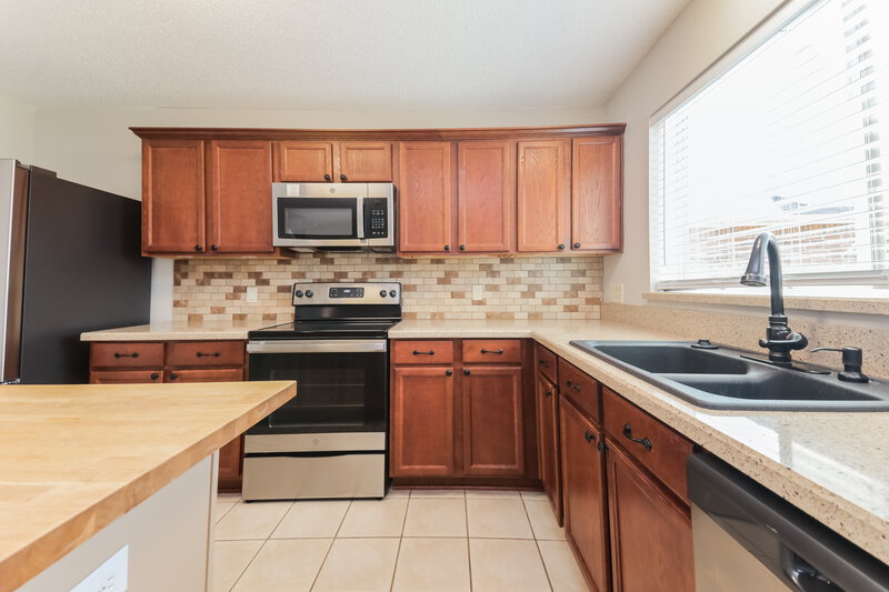 2,515/Mo, 429 Sugarberry Ln Fate, TX 75087 Kitchen View