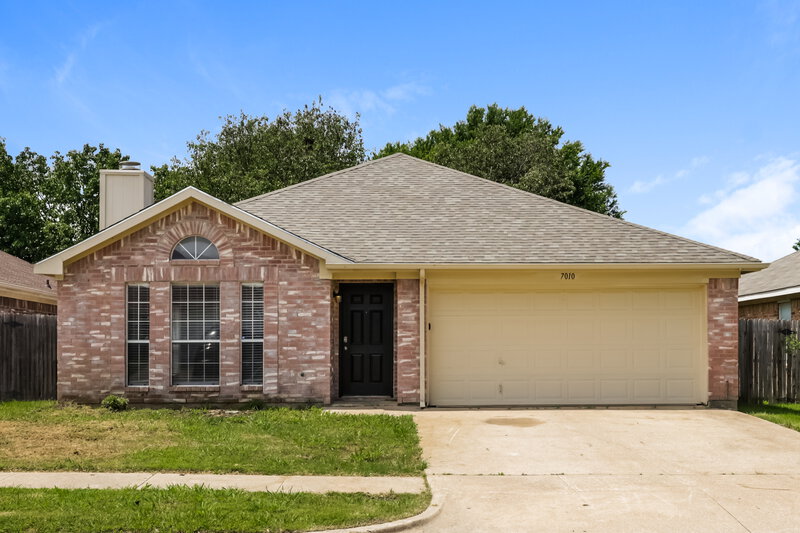 2,320/Mo, 7010 Stetter Dr Arlington, TX 76001 External View