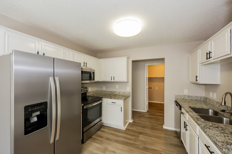 2,320/Mo, 7010 Stetter Dr Arlington, TX 76001 Kitchen View