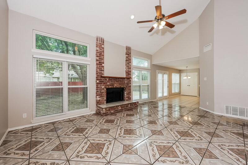 2,350/Mo, 2729 Forest Creek Dr Fort Worth, TX 76123 Living Room View 2