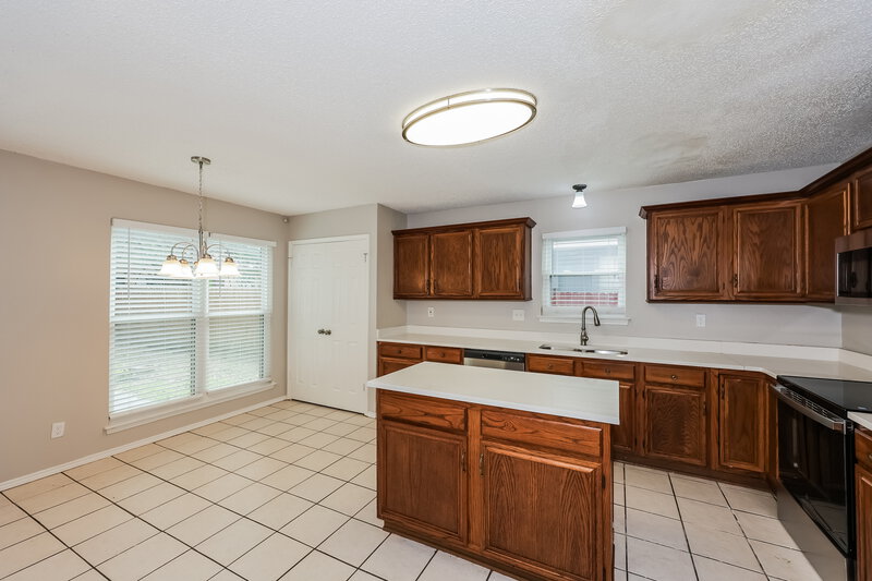 2,350/Mo, 2729 Forest Creek Dr Fort Worth, TX 76123 Kitchen View 2