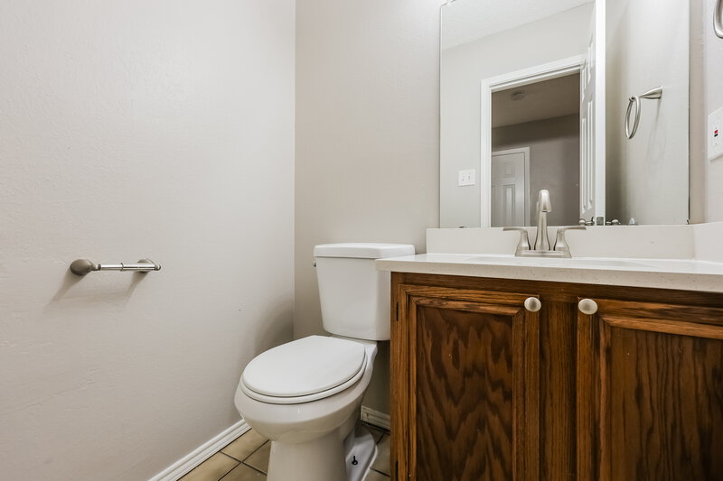 2,350/Mo, 2729 Forest Creek Dr Fort Worth, TX 76123 Bathroom View