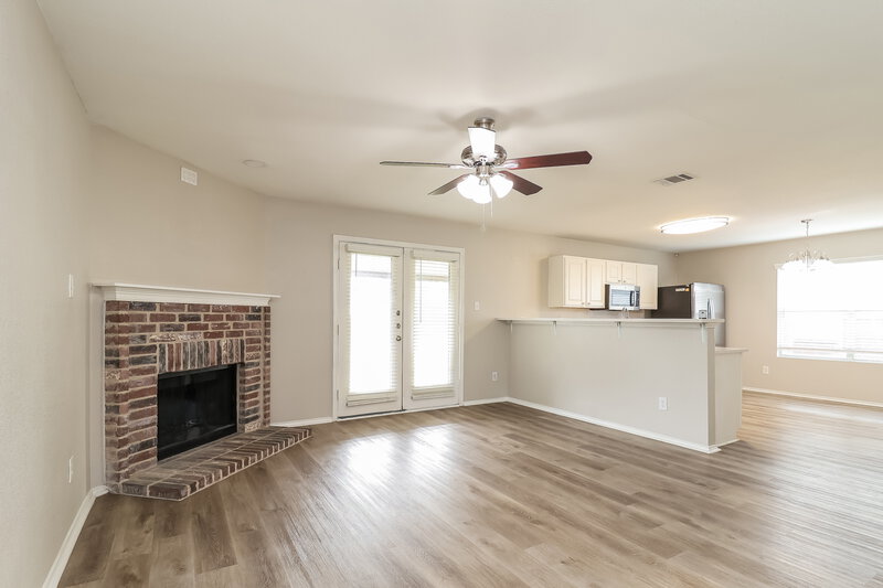 2,155/Mo, 1813 Vineridge Ln Burleson, TX 76028 Family Room View 2