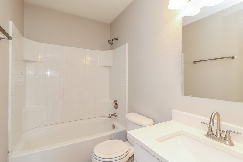 2,155/Mo, 1813 Vineridge Ln Burleson, TX 76028 Bathroom View