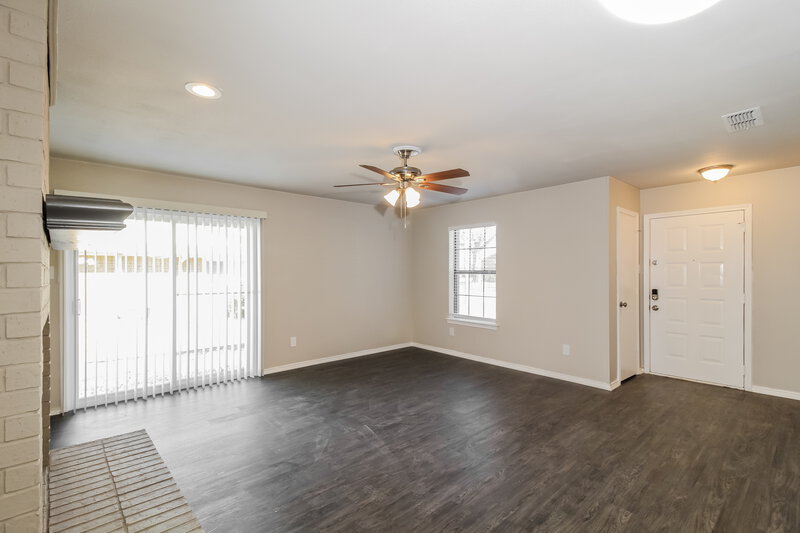2,185/Mo, 1902 Wisteria St Denton, TX 76205 Living Room View
