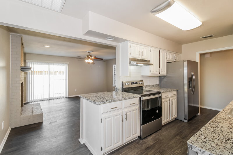 2,185/Mo, 1902 Wisteria St Denton, TX 76205 Kitchen View