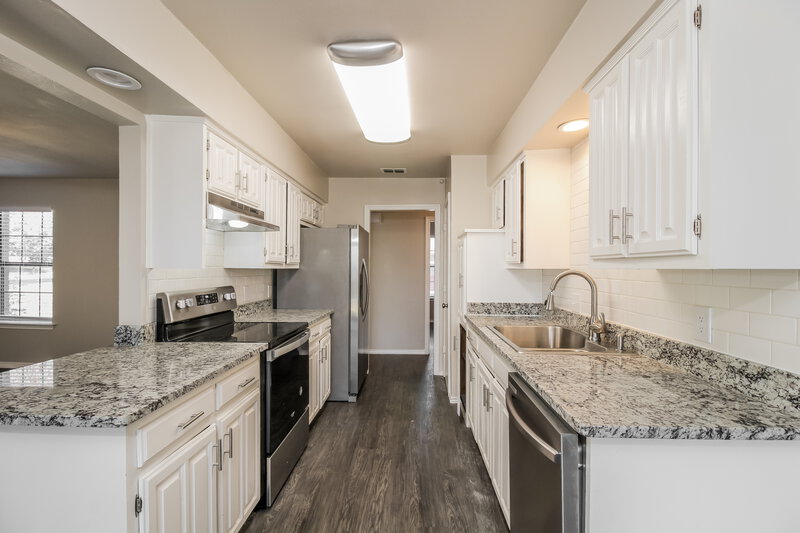 2,185/Mo, 1902 Wisteria St Denton, TX 76205 Kitchen View 2