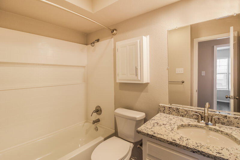 2,185/Mo, 1902 Wisteria St Denton, TX 76205 Bathroom View