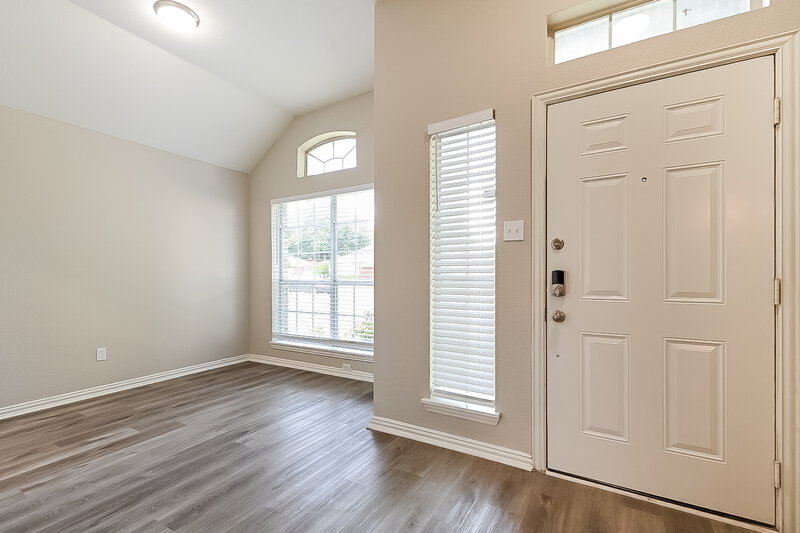 2,215/Mo, 141 Big Sandy Ln Lancaster, TX 75146 Foyer View