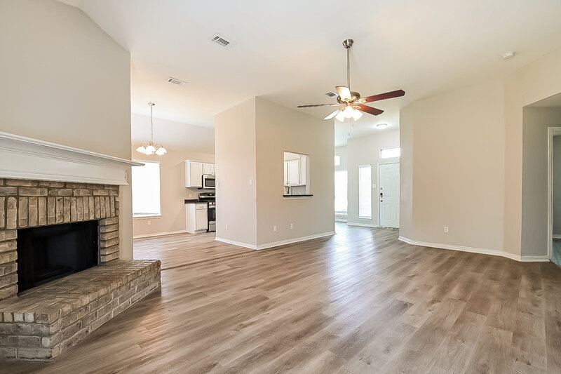 2,215/Mo, 141 Big Sandy Ln Lancaster, TX 75146 Living Room View 2
