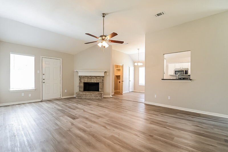 2,215/Mo, 141 Big Sandy Ln Lancaster, TX 75146 Living Room View 3