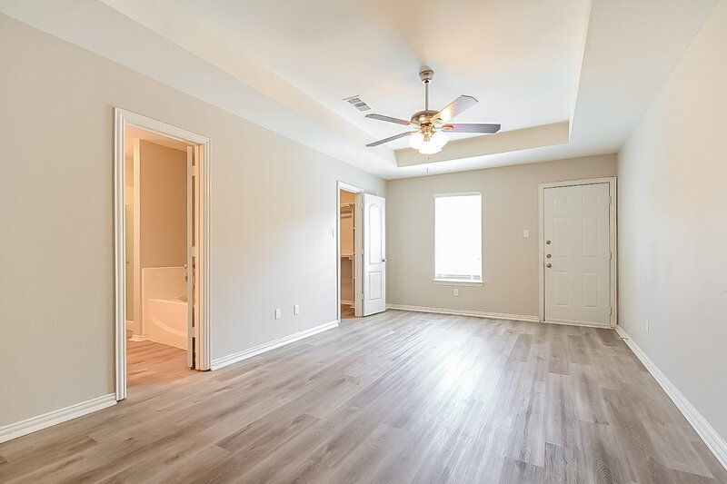 2,215/Mo, 141 Big Sandy Ln Lancaster, TX 75146 Main Bedroom View