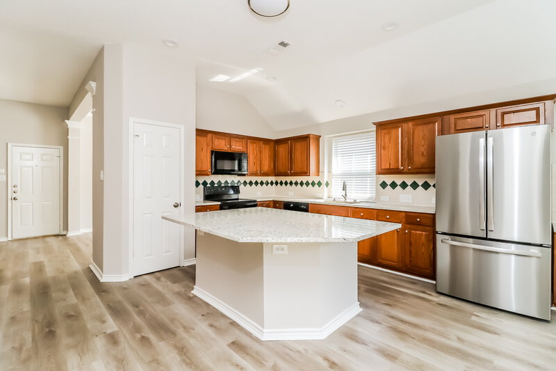2,515/Mo, 5304 Big Bend Dr Fort Worth, TX 76137 Kitchen View 3