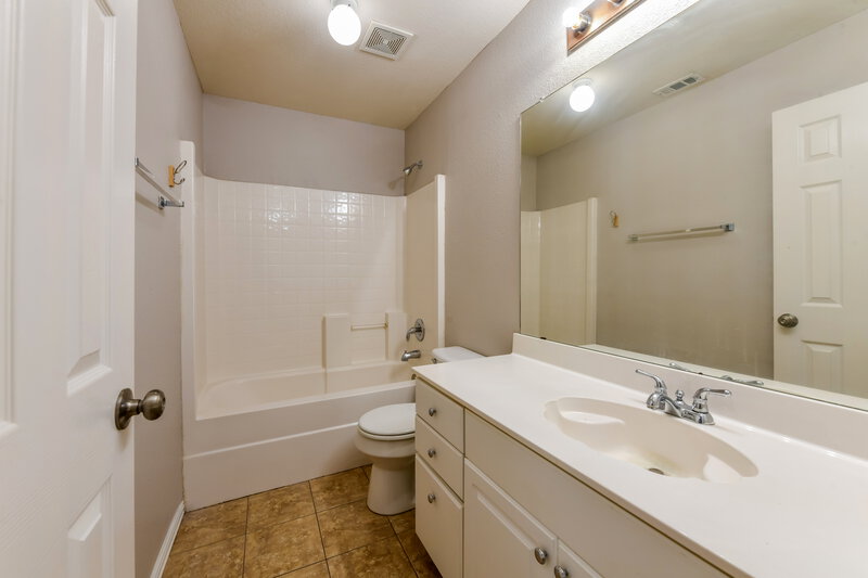 2,765/Mo, 5312 Lily Dr Fort Worth, TX 76244 Bathroom View