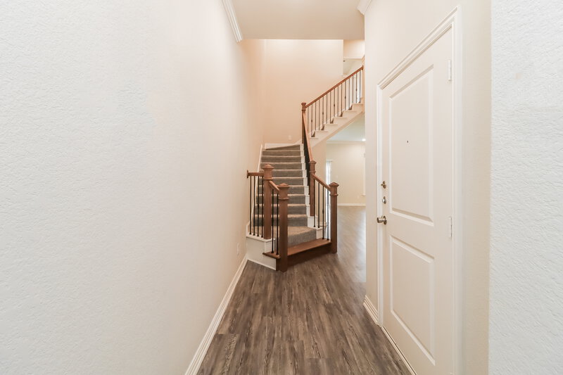 2,180/Mo, 1213 Summerset Ln Burleson, TX 76028 Foyer View