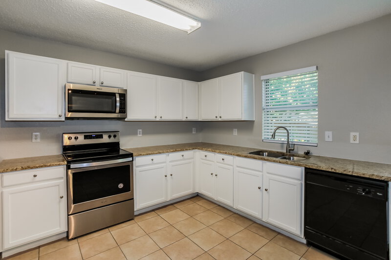 2,750/Mo, 9121 Napa Valley Trl Fort Worth, TX 76244 Kitchen View