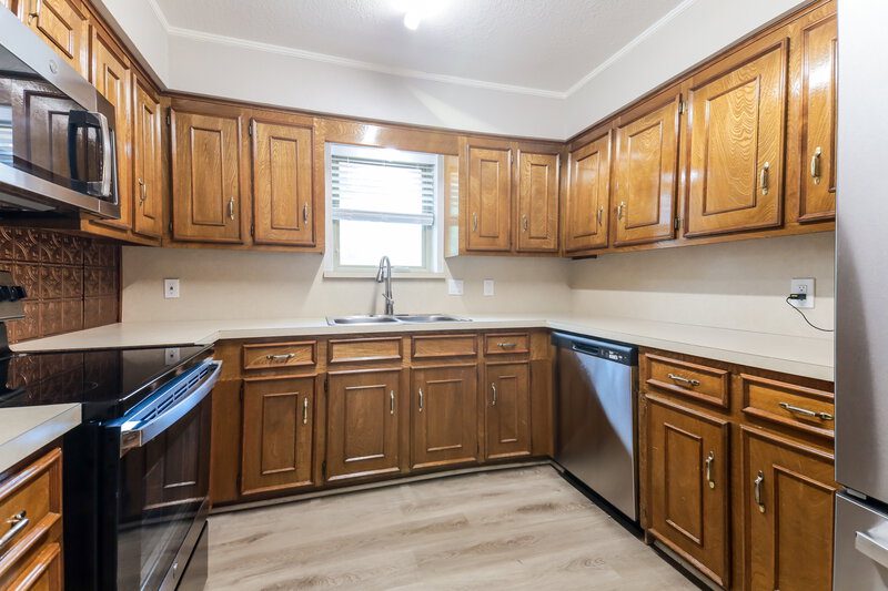 2,120/Mo, 405 W Marble St Wylie, TX 75098 Kitchen View