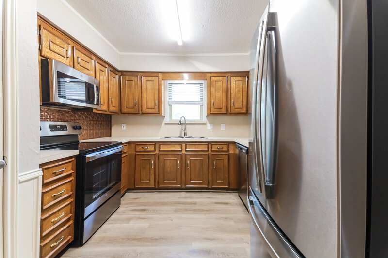 2,120/Mo, 405 W Marble St Wylie, TX 75098 Kitchen View 2