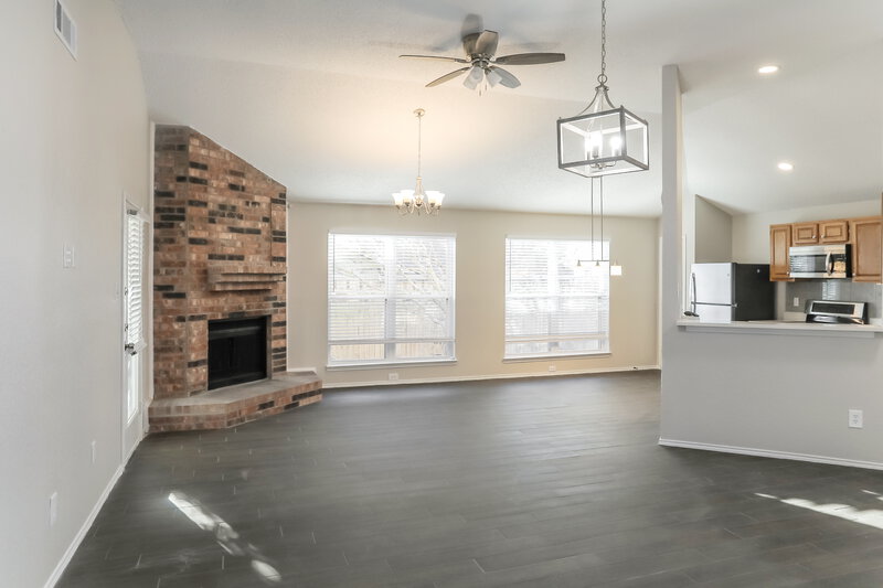 2,055/Mo, 10220 Stoney Bridge Rd Fort Worth, TX 76108 Living Room View 2