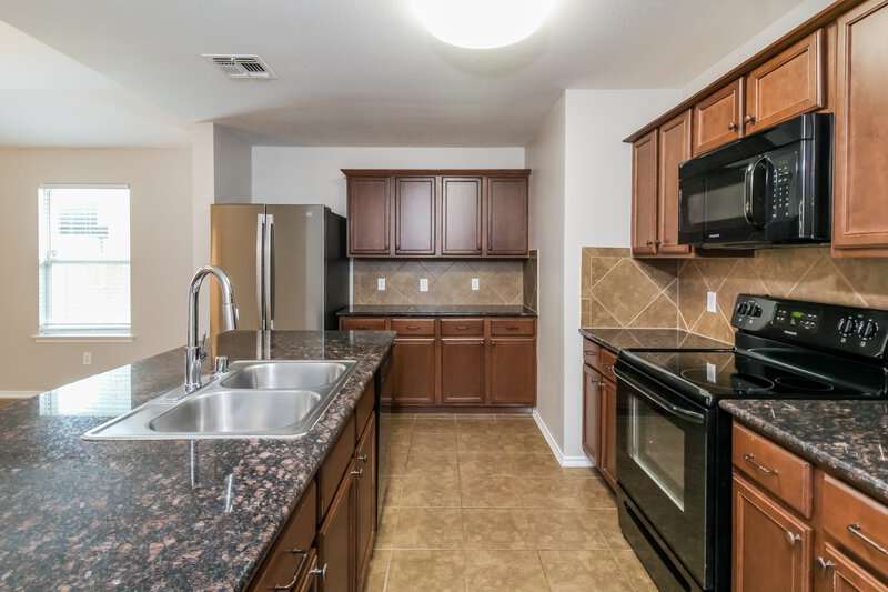 2,595/Mo, 3129 Elam Dr Anna, TX 75409 Kitchen View 3