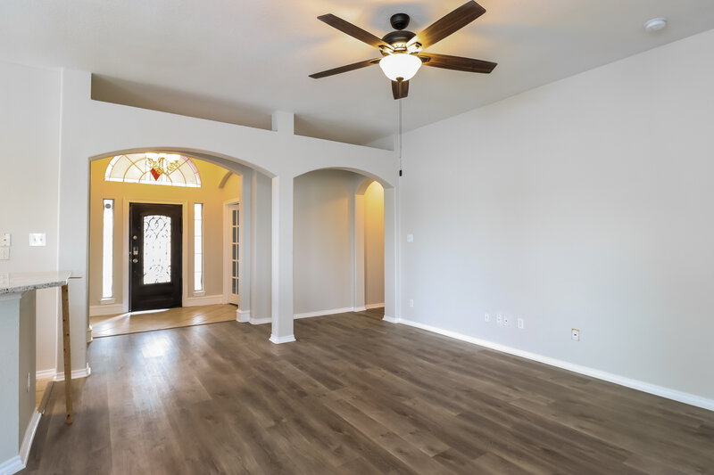 2,905/Mo, 704 Ascot Park Dr Mansfield, TX 76063 Living Room View 2