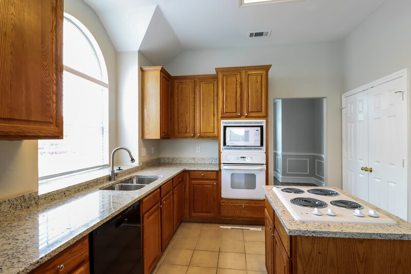 2,905/Mo, 704 Ascot Park Dr Mansfield, TX 76063 Kitchen View