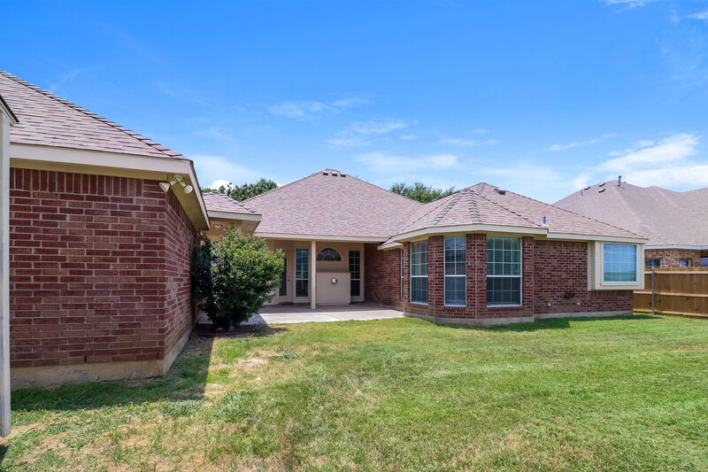 2,905/Mo, 704 Ascot Park Dr Mansfield, TX 76063 Rear View