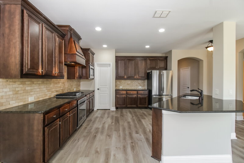 2,525/Mo, 1017 Snowbird Dr Little Elm, TX 75068 Kitchen View