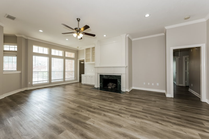 2,965/Mo, 2604 Millstream Dr Plano, TX 75075 Living Room View 2
