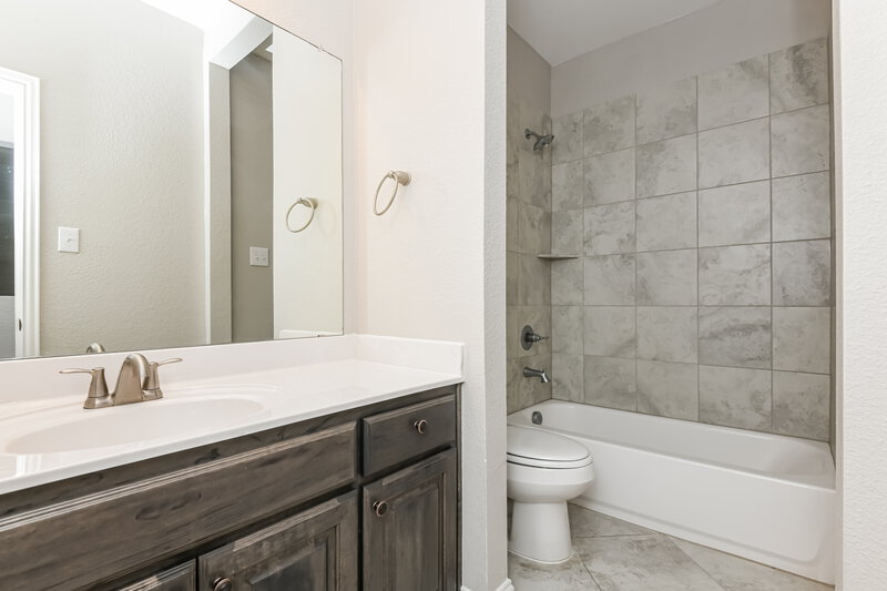 3,095/Mo, 7520 Rose Crest Blvd Forest Hill, TX 76140 Bathroom View
