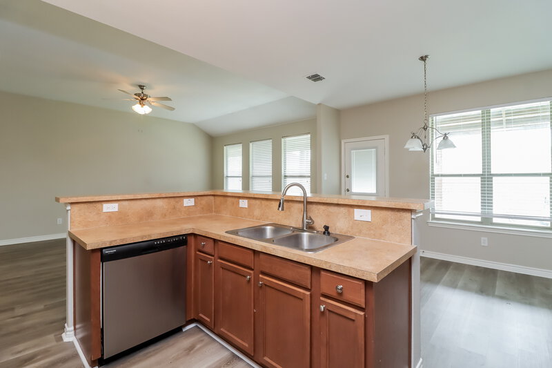 2,990/Mo, 309 Stonegate Blvd Alvarado, TX 76009 Kitchen View 2