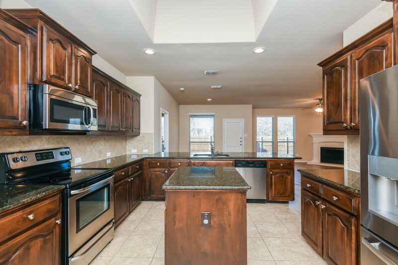 2,425/Mo, 1108 Vaughna Dr Weatherford, TX 76087 Kitchen View