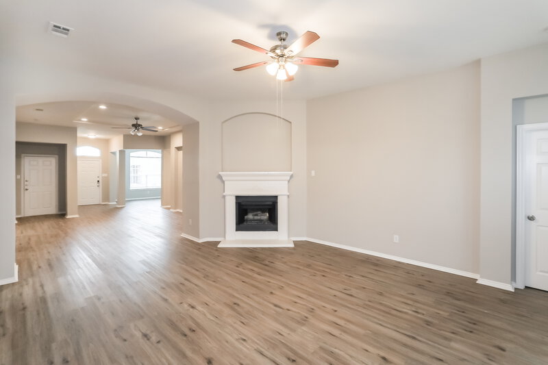 3,160/Mo, 4300 Briarcreek Dr Fort Worth, TX 76244 Living Room View 2