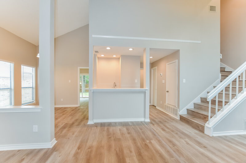 3,505/Mo, 16647 Cleary Cir Dallas, TX 75248 Living Room View 2