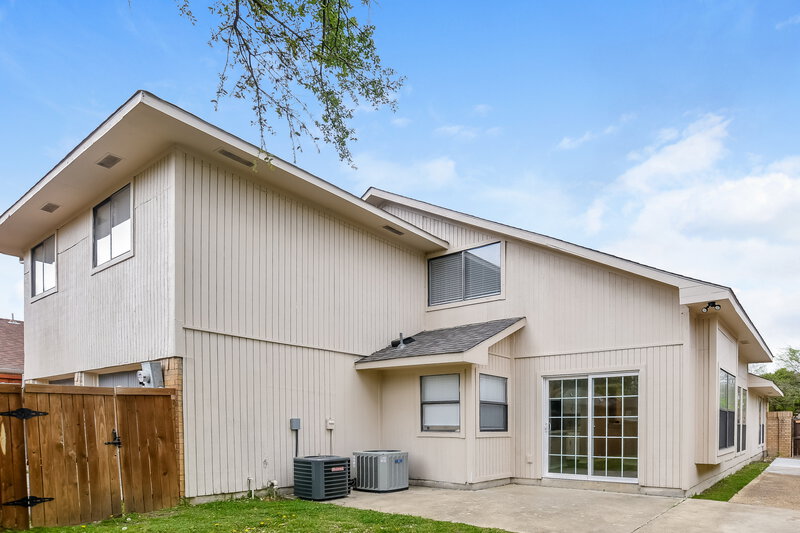 3,505/Mo, 16647 Cleary Cir Dallas, TX 75248 Rear View
