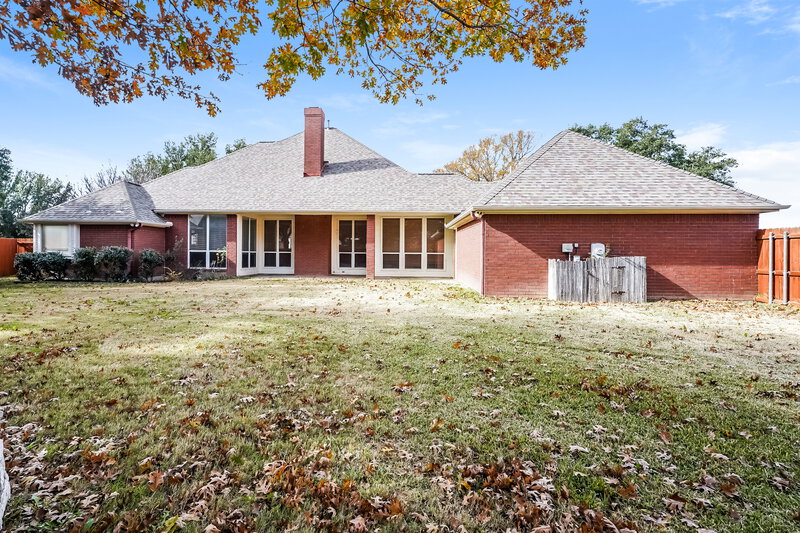 2,730/Mo, 708 Saint Johns Dr Mansfield, TX 76063 Rear View