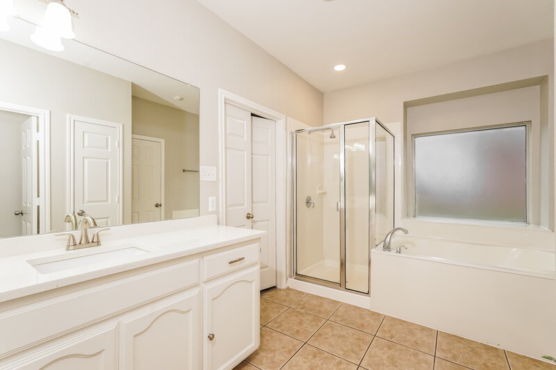 2,825/Mo, 53 Lucas Ln Edgecliff Village, TX 76134 Main Bathroom View 2